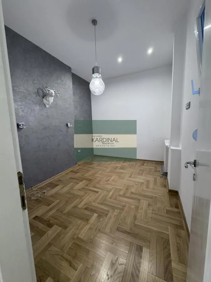 Prodaja, trosoban stan, 79m², Stari grad, Novi Sad