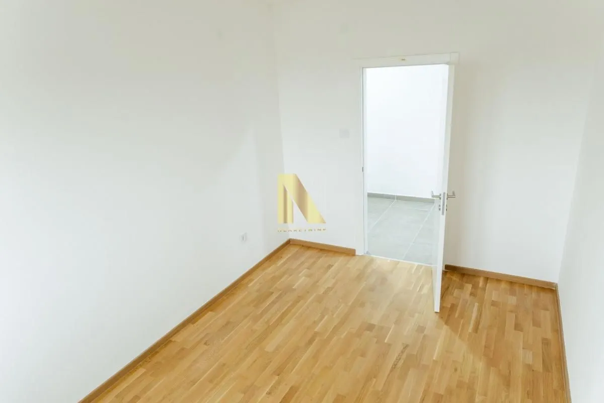 Prodaja, četvorosoban stan, 94m², Avijatičarsko naselje, Novi Sad Sve Podlokacije