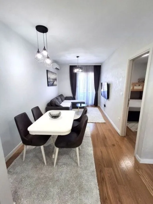 Prodaja, jednosoban stan, 40m², Central Point, Podgorica