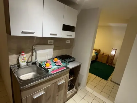 Izdavanje, jednosoban stan, 42m², Budva, Crna Gora - image 23