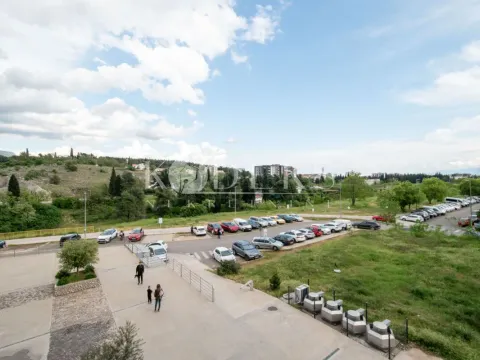 Izdavanje, dvosoban stan, 72m², Vezirov Most, Podgorica - image 15