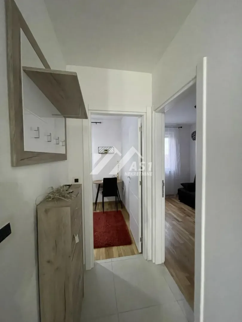 Izdavanje, dvosoban stan, 50m², Sadovi, Petrovaradin