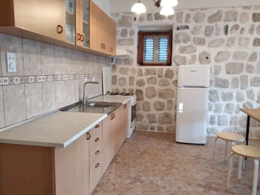 Prodaja, dvosoban stan, 87m², Perast, Kotor