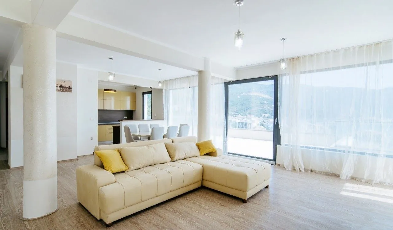 Sale, three bedroom apartment, 233m², Bečići, Budva