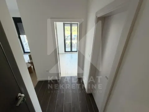 Rent, one bedroom apartment, 48m², Tološi, Podgorica - image 11