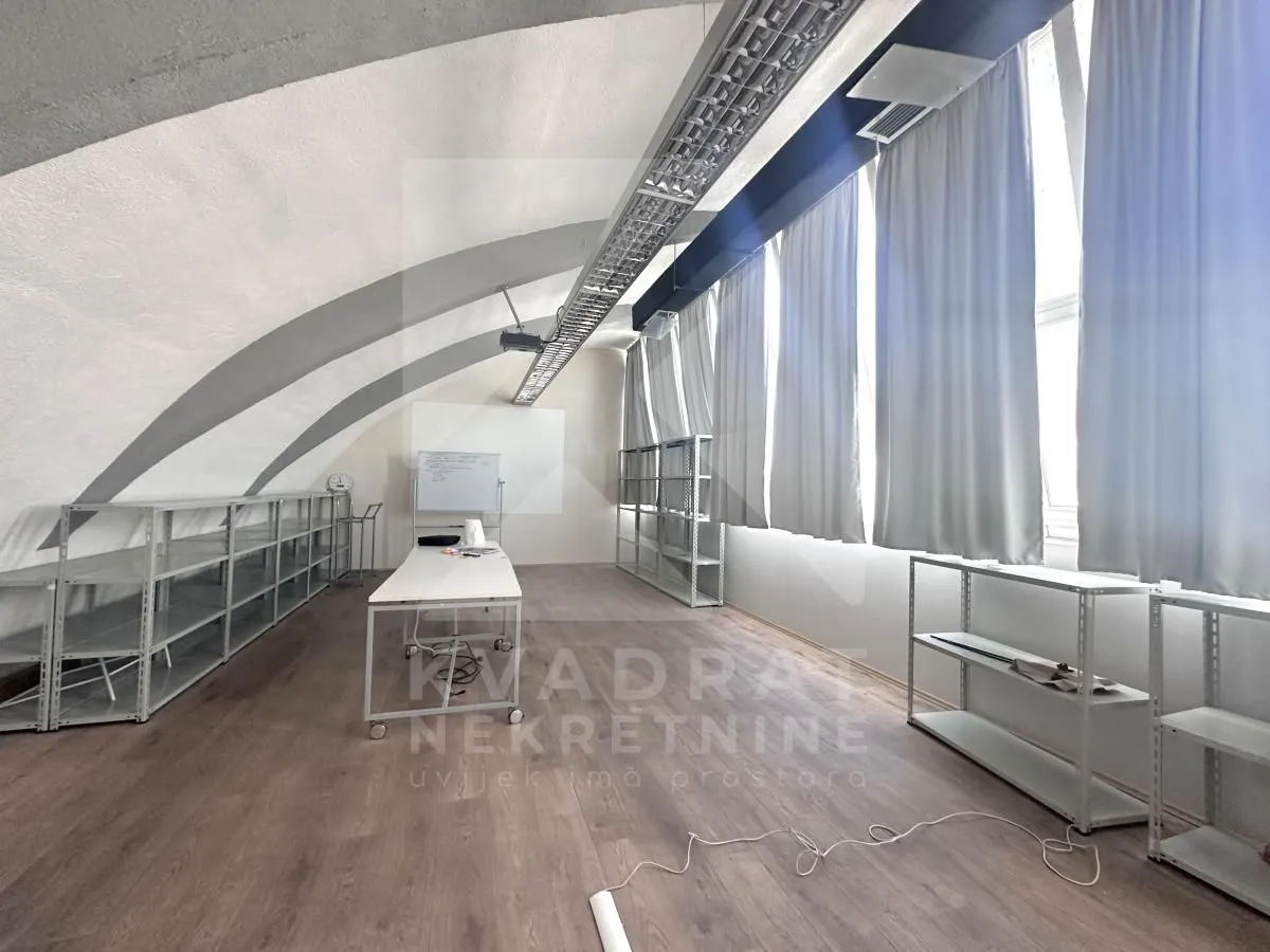 Rent, office space, 1850m², Zabjelo, Podgorica