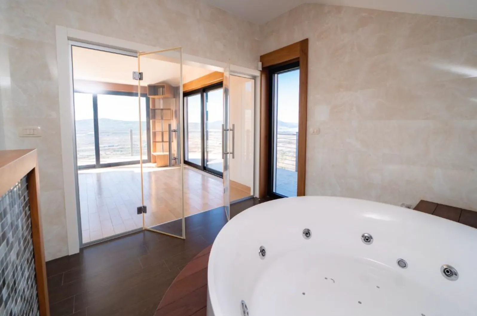 Rent, house, 300m², Dub, Kotor