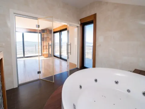 Rent, house, 300m², Dub, Kotor - image 10