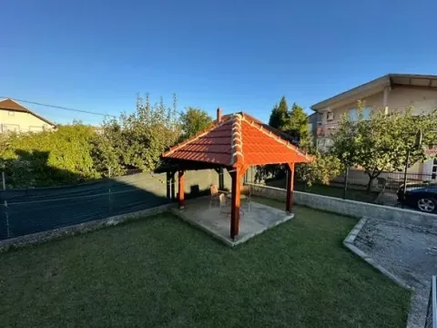 Rent, house, 70m², Tološi, Podgorica - image 12