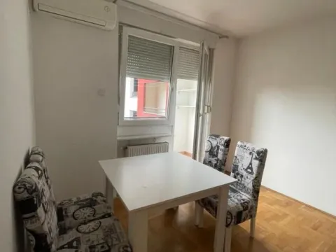 Izdavanje, dvosoban stan, 43m², Bulevar Evrope, Novi Sad Sve Podlokacije - image 4