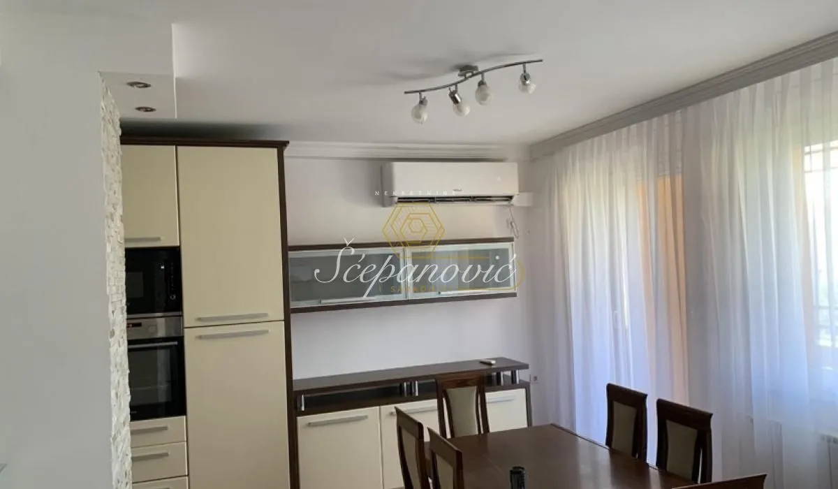 Prodaja, petosoban stan, 121m², Nova Detelinara, Novi Sad Sve Podlokacije