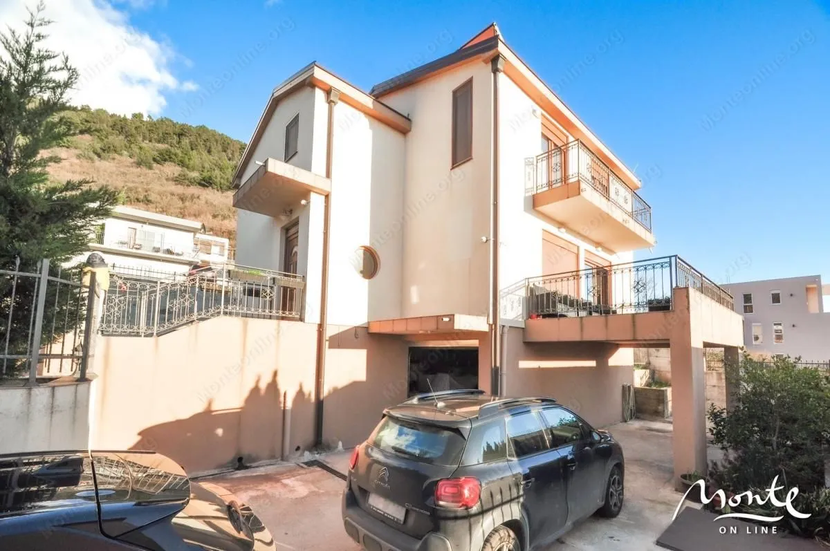 Prodaja, kuća, 176m², Kavač, Kotor