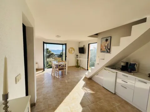 Izdavanje, kuća, 57m², Mrčevac, Tivat - image 8