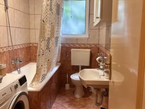 Izdavanje, dvosoban stan, 100m², Kalimanj, Tivat - image 12