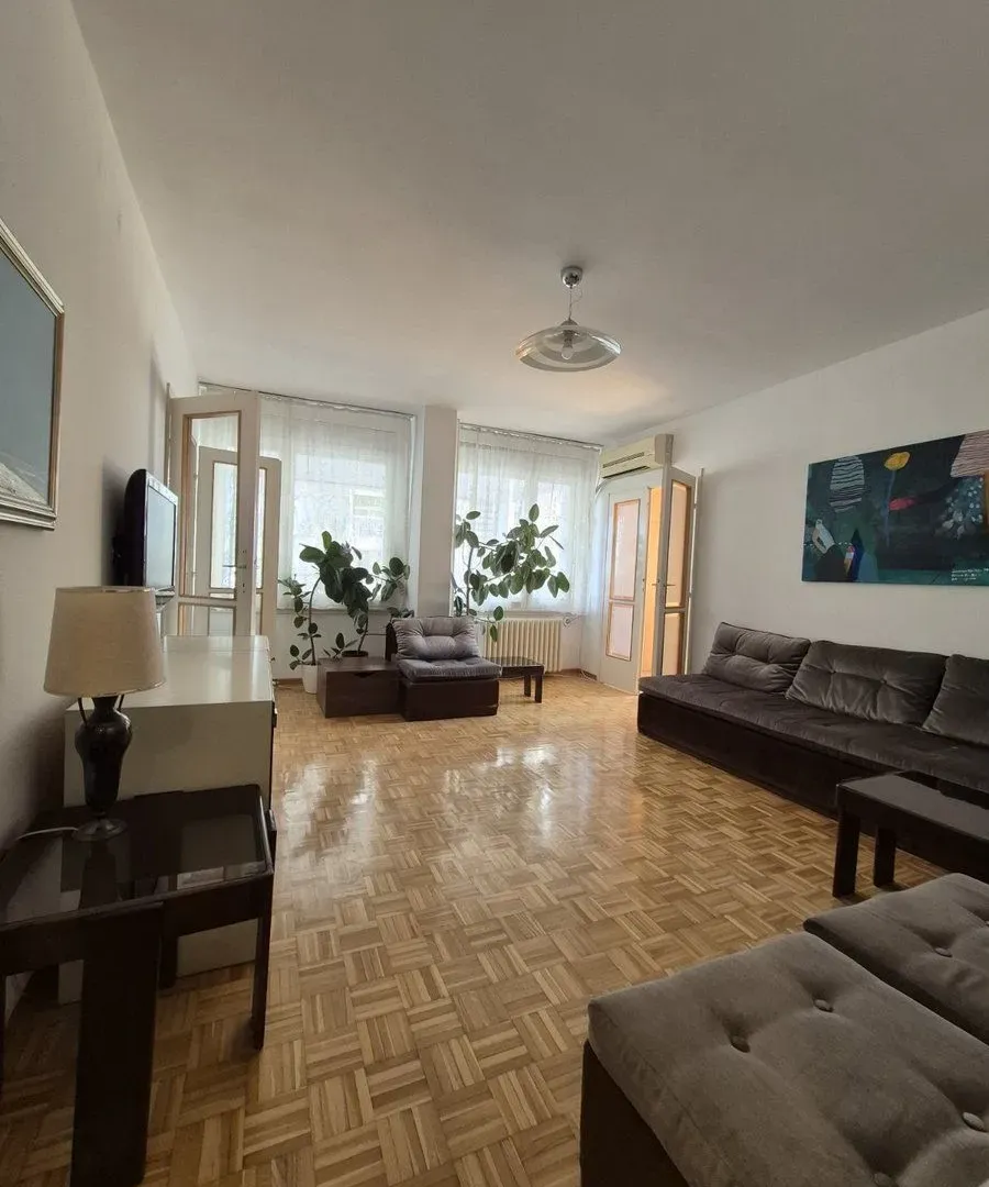 Izdavanje, četvorosoban stan, 92m2, Opovo