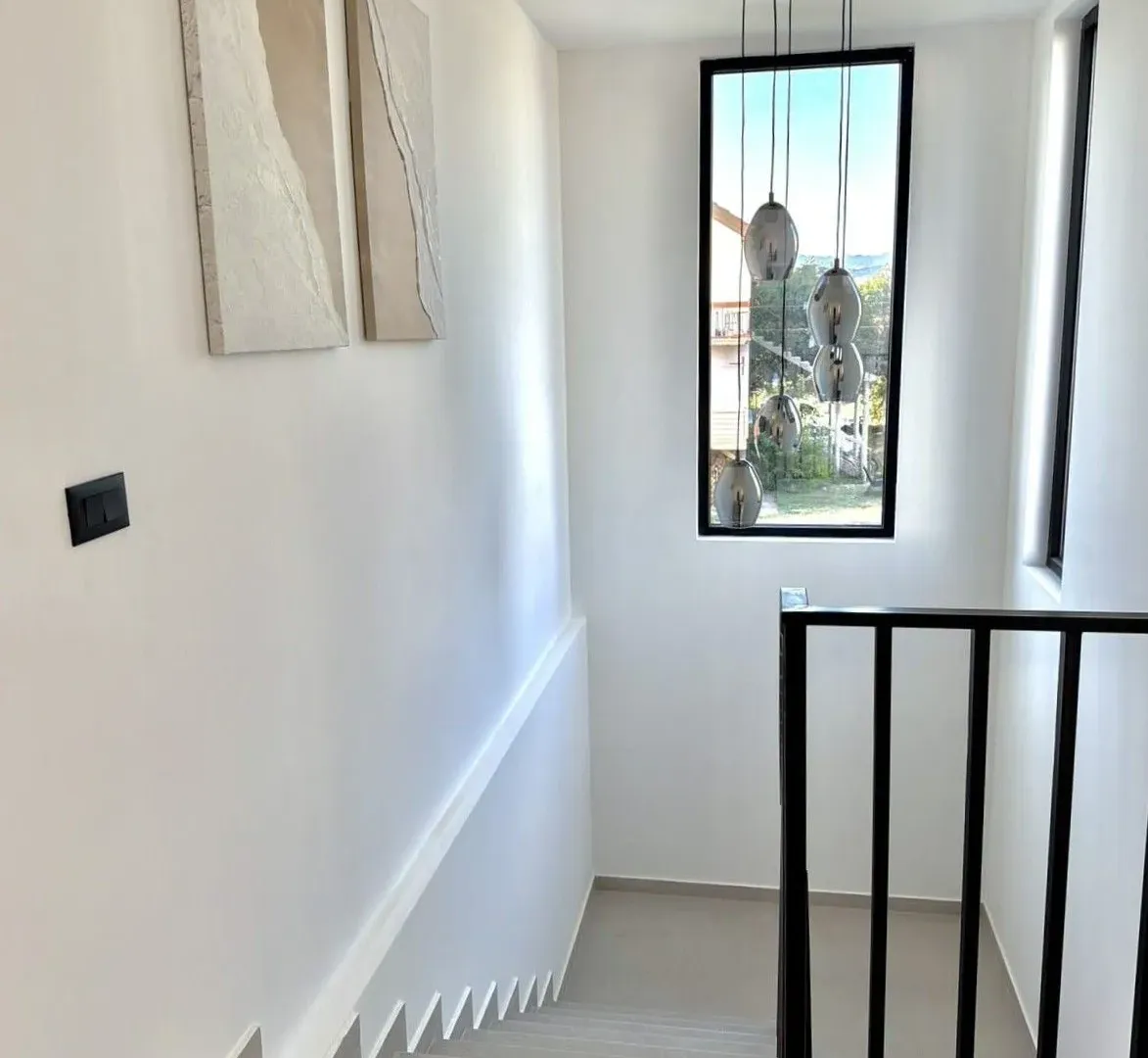 Sale, house, 225m², Gornja Gorica, Podgorica