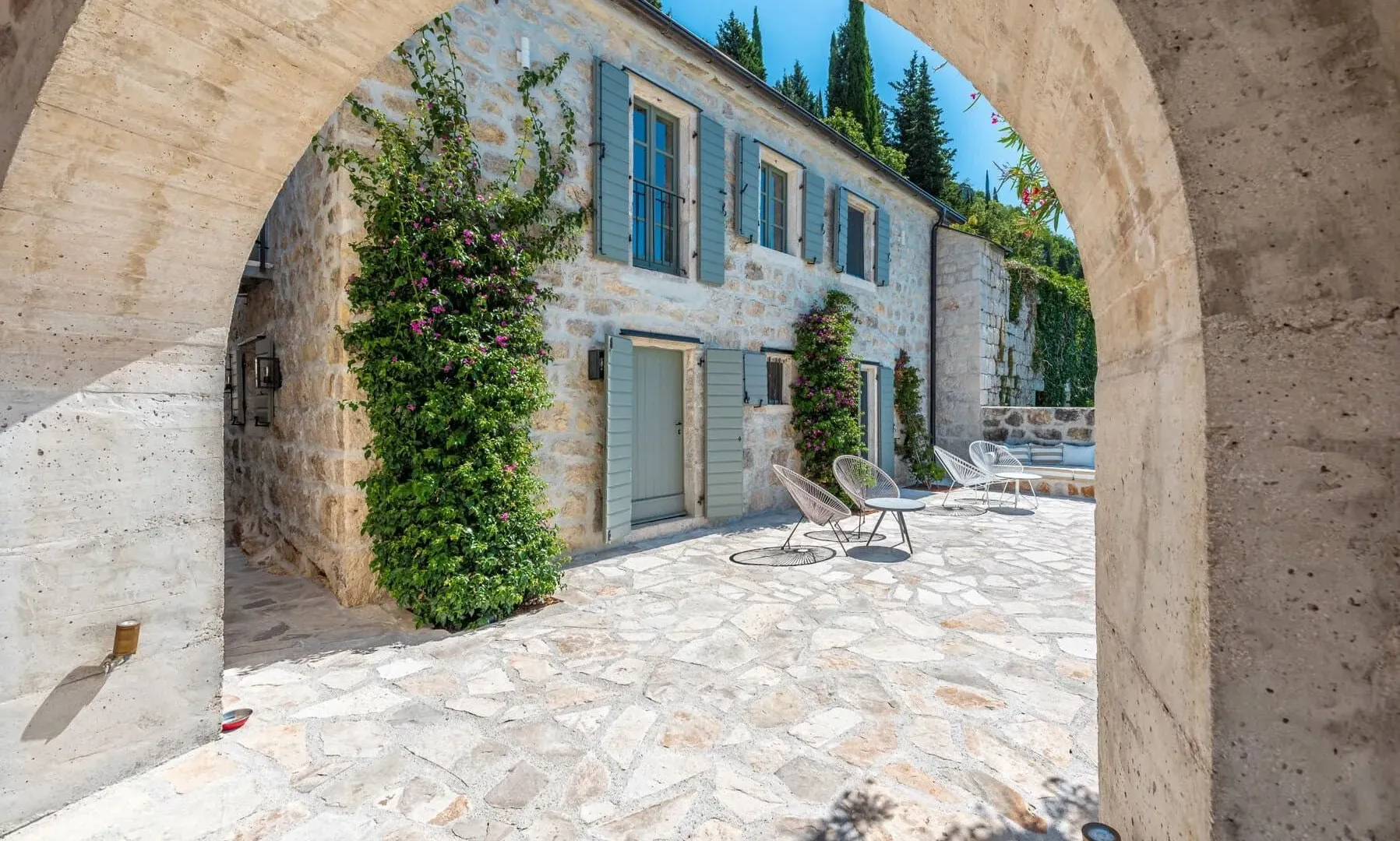 Sale, house, 350m², Kotor, Crna Gora