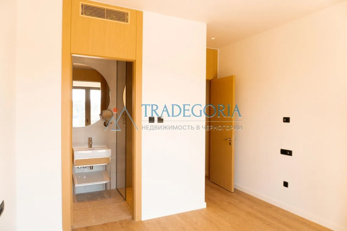 Prodaja, dvosoban stan, 89m², Tivat, Crna Gora