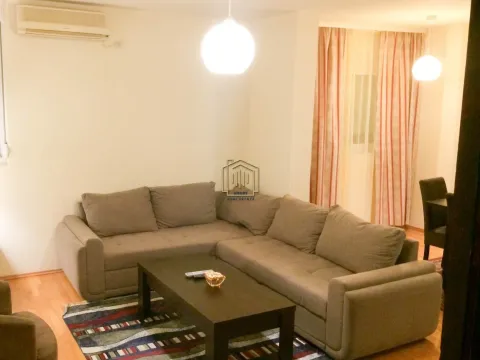 Izdavanje, jednosoban stan, 60m², Blok 5, Podgorica