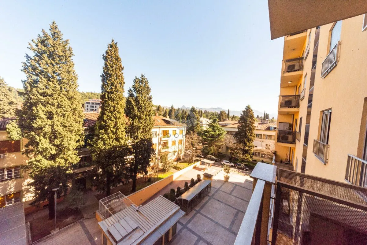 Rent, two bedroom apartment, 75m², Centar, Podgorica