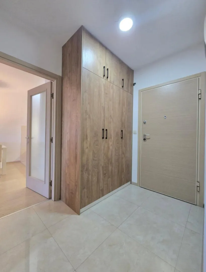 Izdavanje, dvosoban stan, 70m², City Kvart, Podgorica