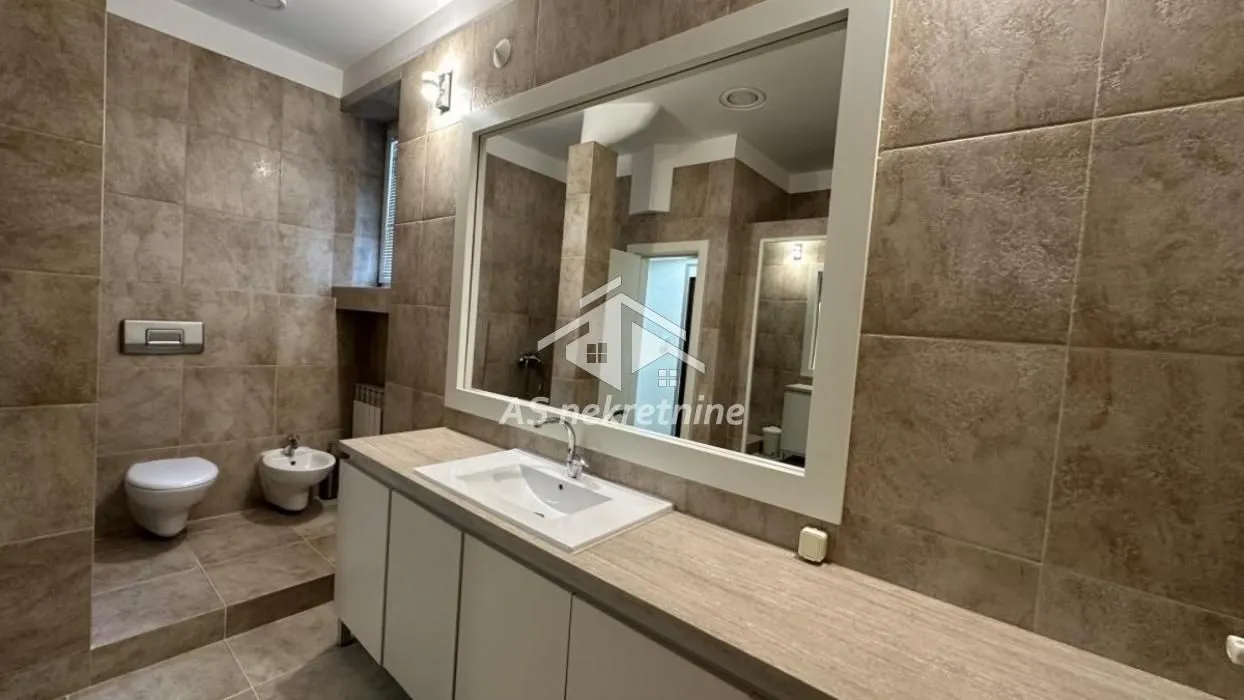 Rent, apartment, 223m², Kalenić Pijaca, Vračar Sve Podlokacije