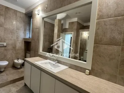 Izdavanje, stan, 223m², Kalenić Pijaca, Vračar Sve Podlokacije - image 32