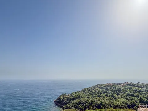 Pogled na more sa terase nekretnine. - image 3