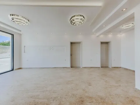 Prodaja, kuća, 365m², Kruče, Ulcinj - image 6