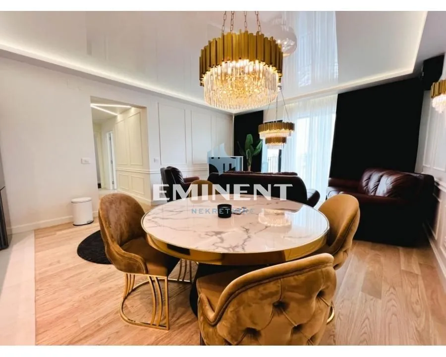 Izdavanje, trosoban stan, 90m², Savski Venac, Beograd