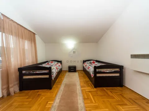 Izdavanje, dvosoban stan, 115m², Tološi, Podgorica - image 15
