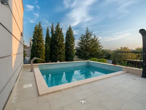 Rent, house, 180m², Gornja Gorica, Podgorica - image 19