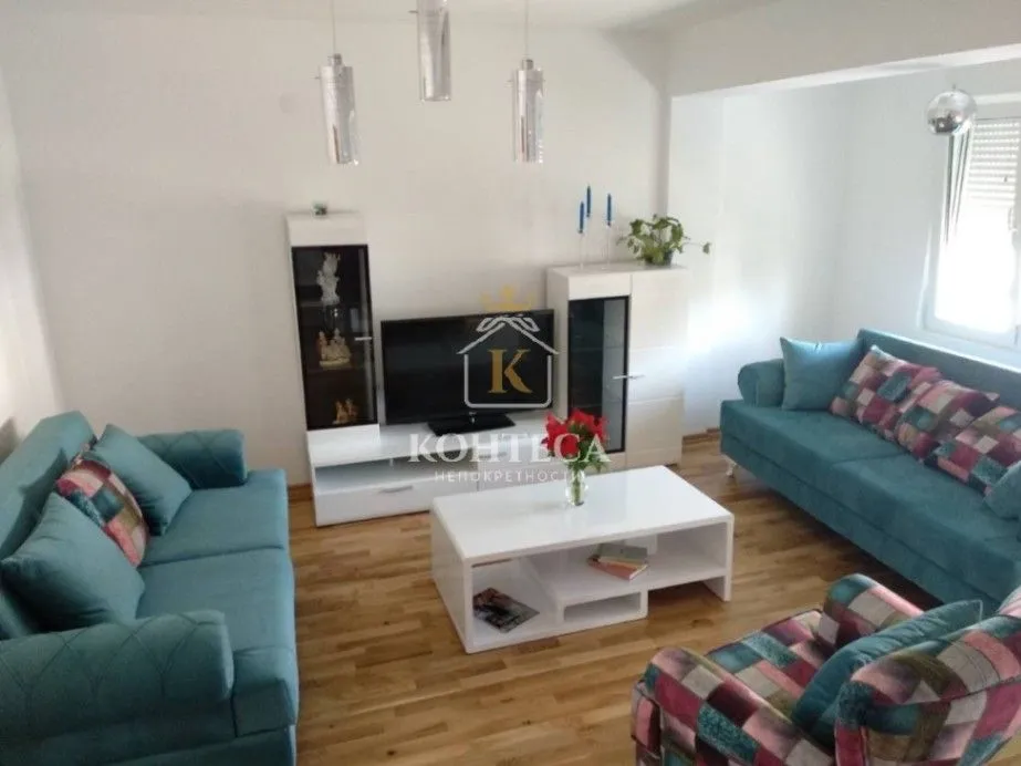 Izdavanje, dvosoban stan, 67m², Tivat, Crna Gora