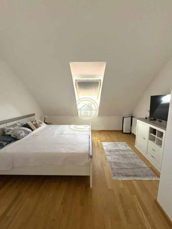 Prodaja, trosoban stan, 86m², Petrovaradin, Novi Sad