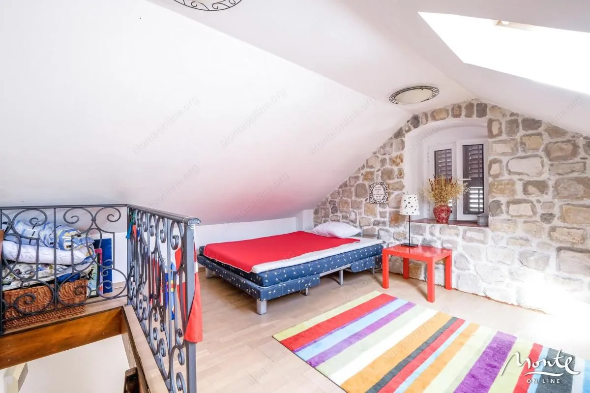 Sale, three bedroom apartment, 80m², Prčanj, Kotor