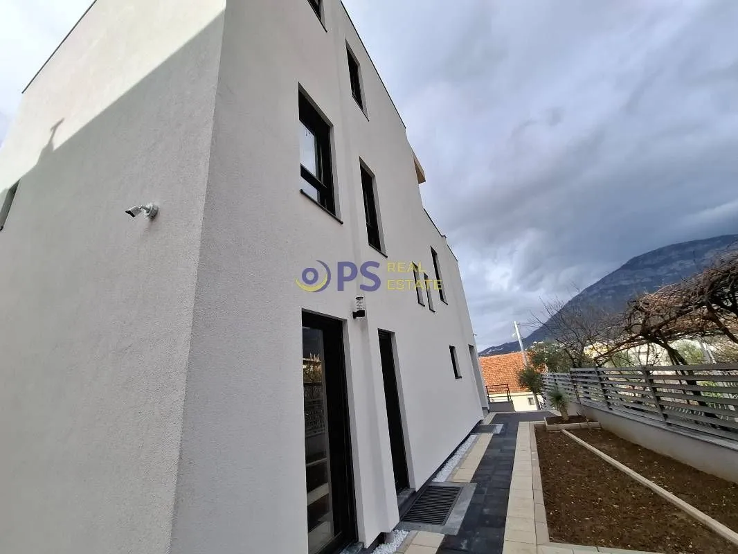 Sale, house, 400m², Bar, Crna Gora