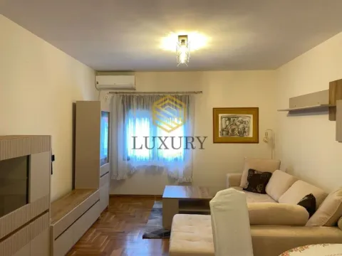 Izdavanje, jednosoban stan, 56m², City Kvart, Podgorica - image 5