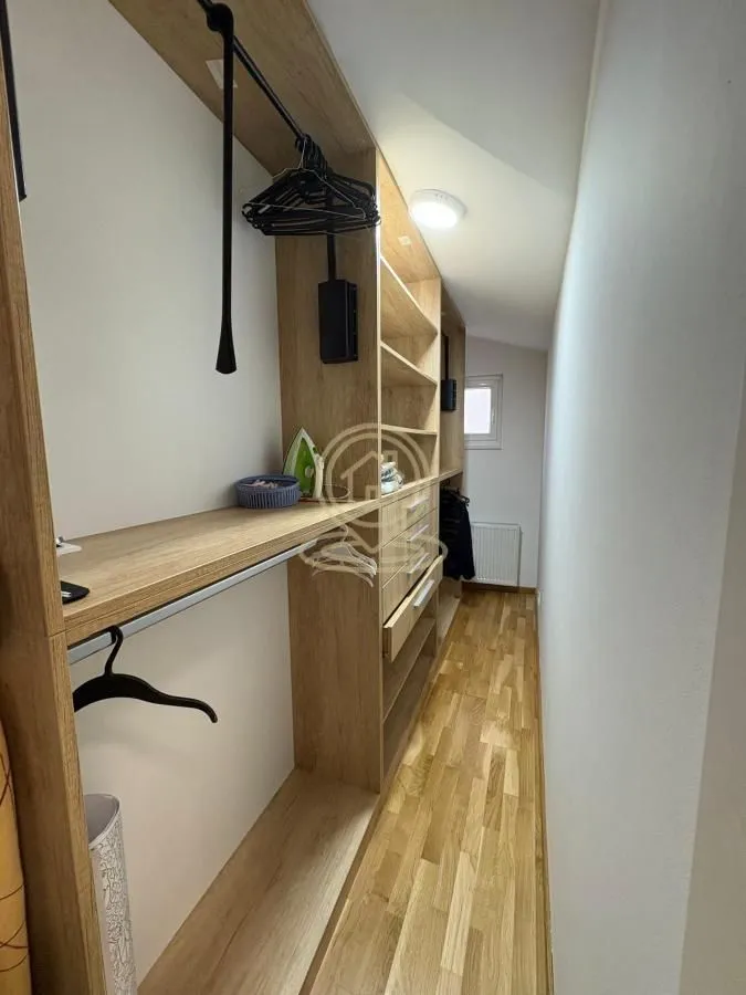 Izdavanje, stan, 180m², Nova Detelinara, Novi Sad Sve Podlokacije