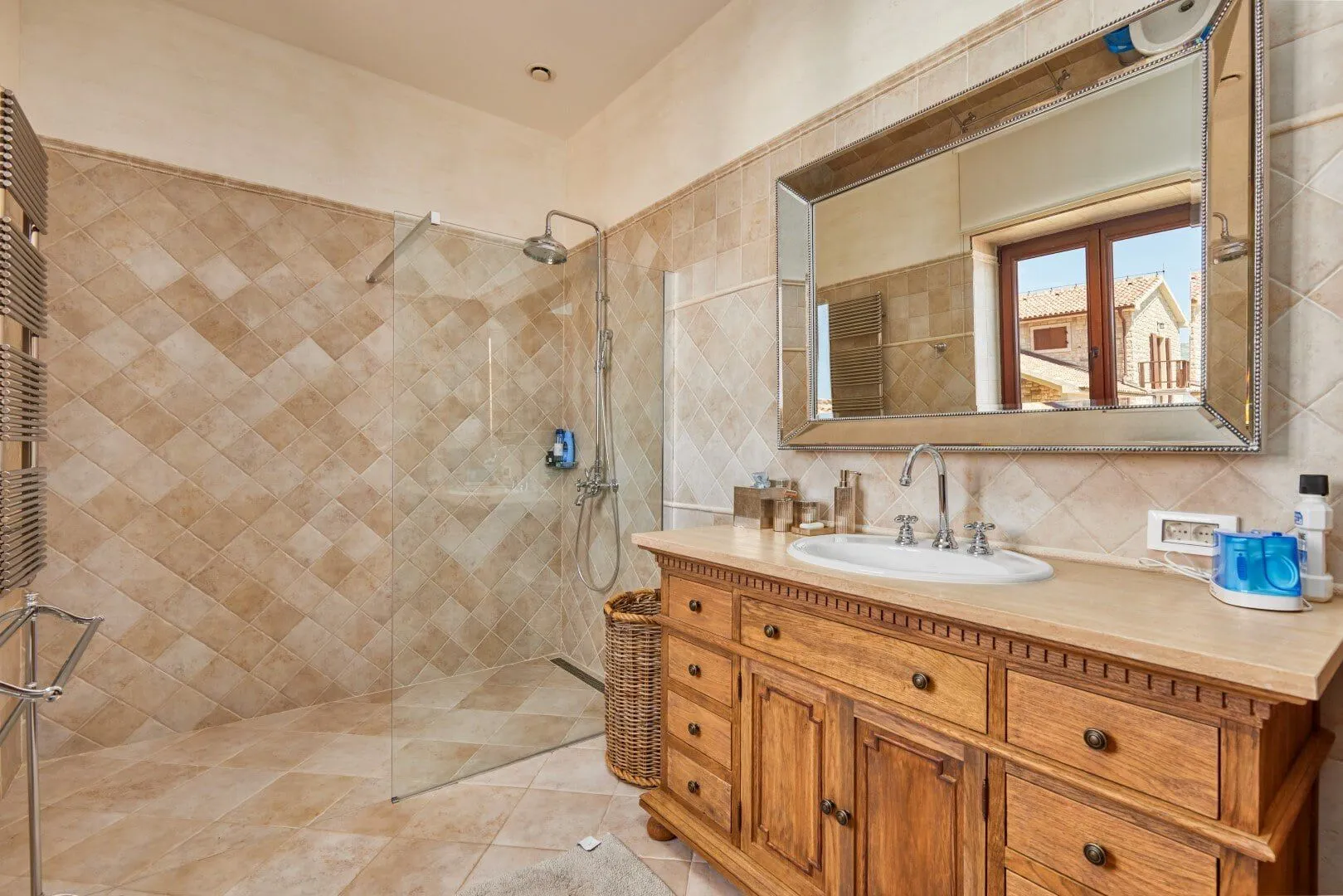 Sale, house, 2191m², Blizikuće, Budva