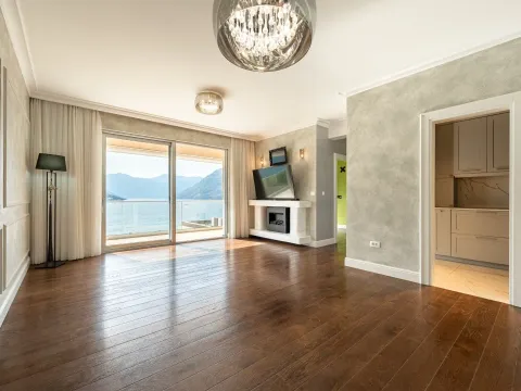 Prodaja, dvosoban stan, 168m², Dobrota, Kotor - image 2