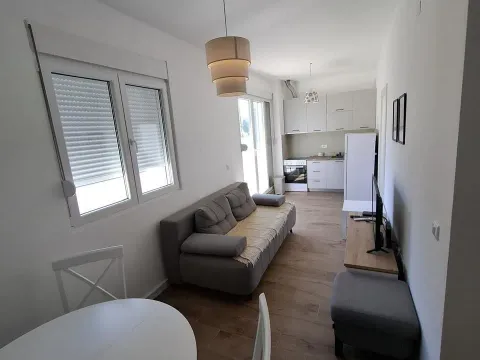 Rent, one bedroom apartment, 45m², Radanovići, Kotor - image 10