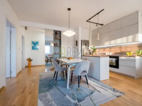 Prodaja, dvosoban stan, 63m², Tivat, Crna Gora - image 2