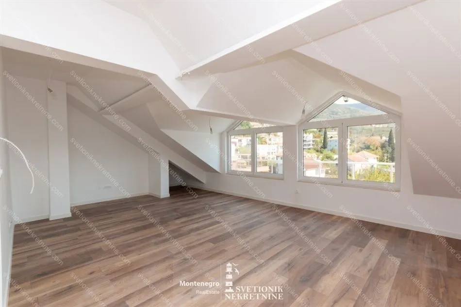 Prodaja, trosoban stan, 146m², Đenovići, Herceg Novi