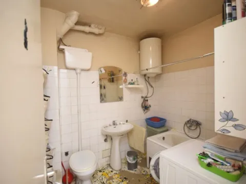 Prodaja, četvorosoban stan, 120m², Oktobarske Revolucije, Podgorica - image 5