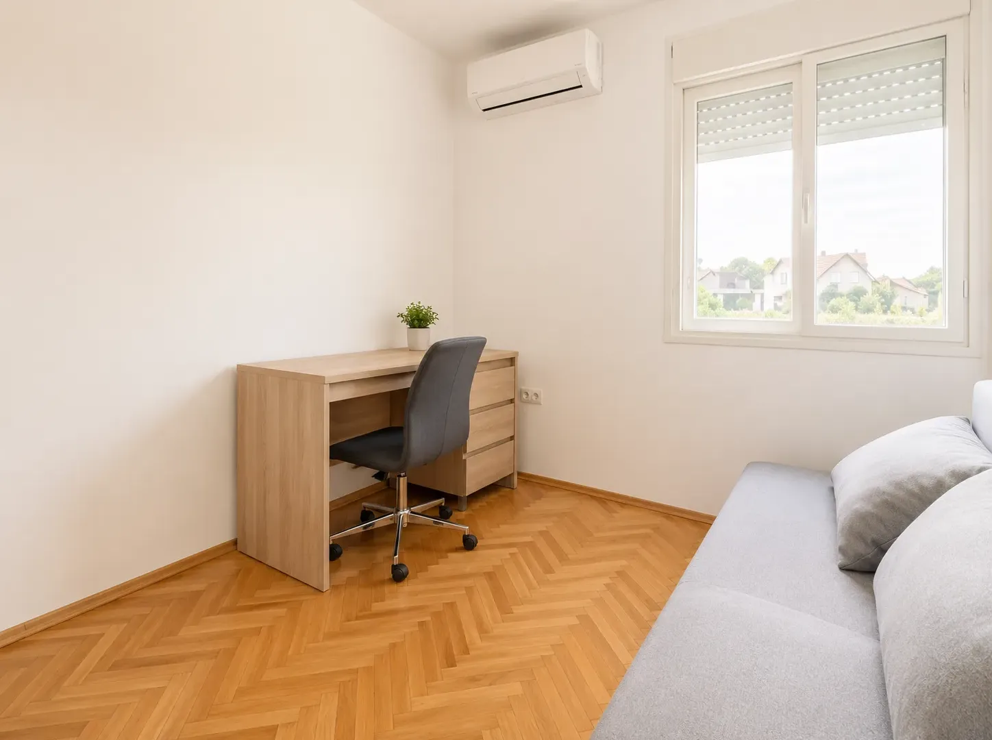 Rent, two bedroom apartment, 108m², Stari Aerodrom, Podgorica