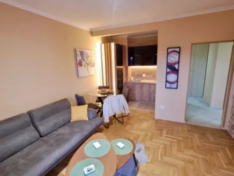 Izdavanje, dvosoban stan, 65m², City Kvart, Podgorica - image 8