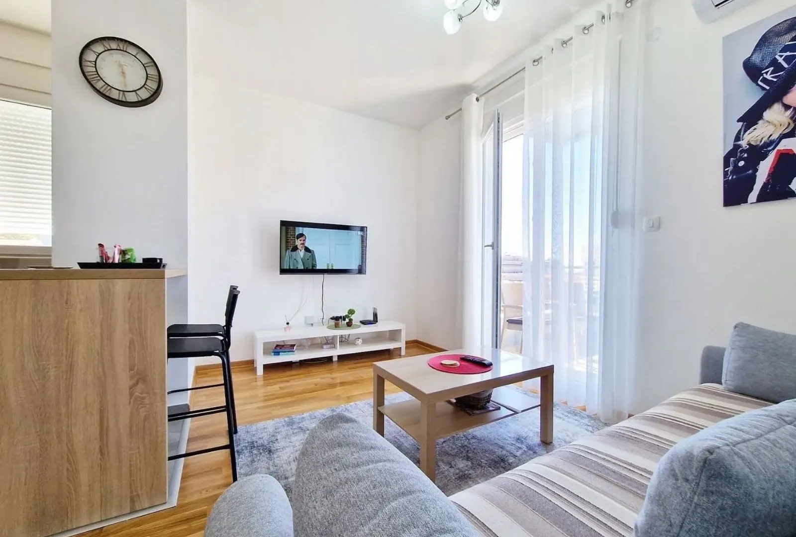 Rent, one bedroom apartment, 47m², Bečići, Budva
