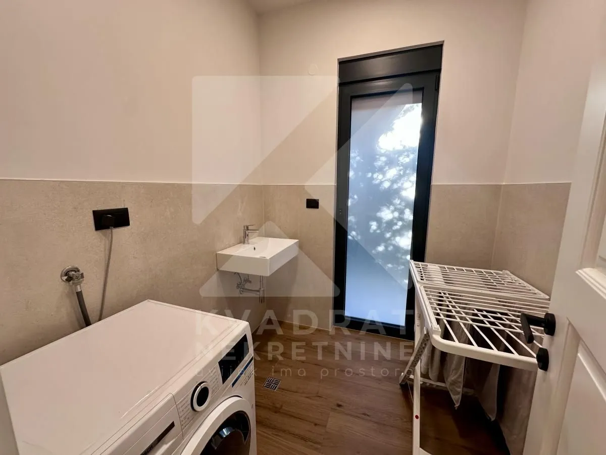 Rent, house, 230m², Gornja Gorica, Podgorica