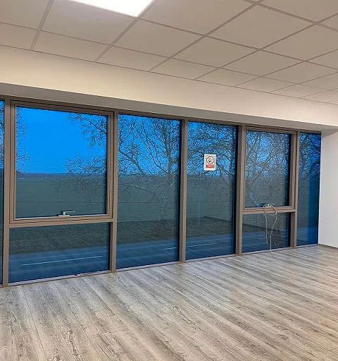 Izdavanje, poslovni prostor, 350m², Zemun Sve Podlokacije, Beograd