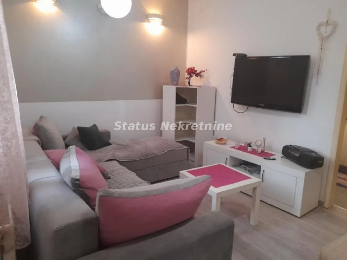 Izdavanje, trosoban stan, 78m², Avijatičarsko naselje, Novi Sad Sve Podlokacije